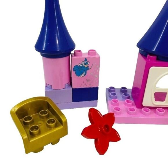 LEGO DUPLO Disney Princess Sleeping Beauty's Room - Picture 2 of 4